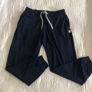 Navy heather VUORI jogger. Small womens